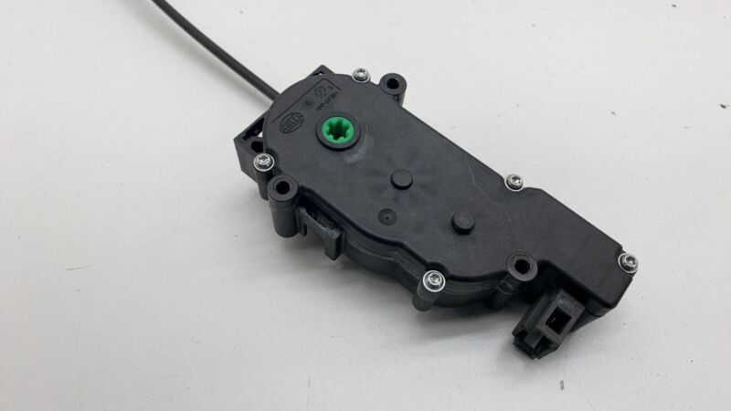 100818600B 12-20 Tesla Model S MS Liftgate Trunk Lid Cinch Lock Latch Actuator 1008186-00-B