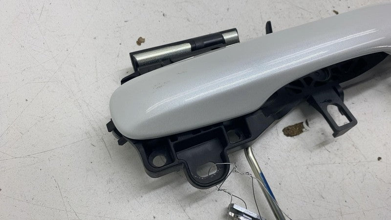 ⭕ 23-25 Toyota Prius Front Passenger Exterior Door Handle Outer Right