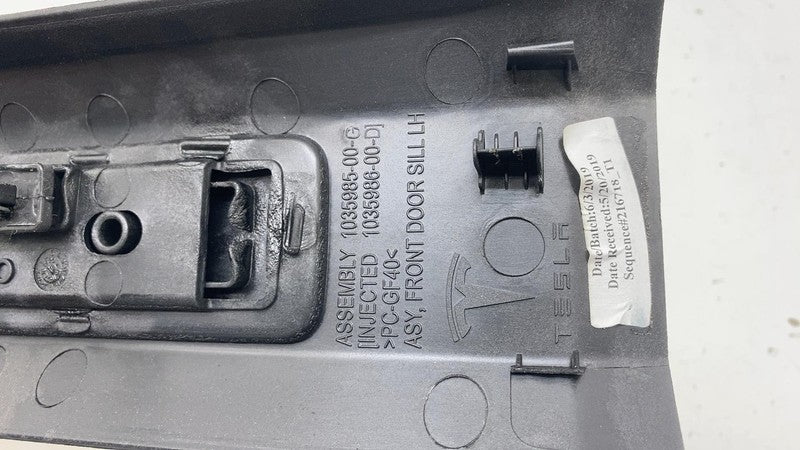 ⭕ 16-20 Model X Front Left/Right Door Scuff Plate Trim 1035985-00-G/10