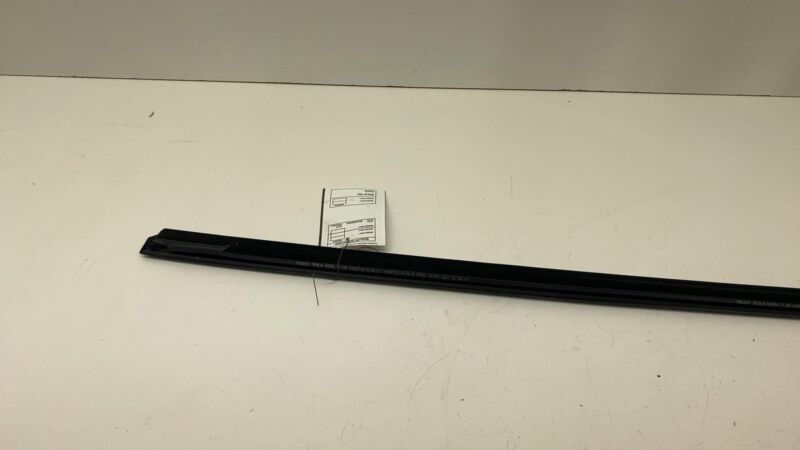 149571200C 2020-2023 Tesla Model Y MY Rear Left or Right Door Window Outer Belt Seal LH/RH