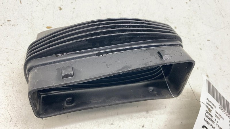 ⭕ 2014-2020 Maserati Ghibli Right Side Air Cleaner Intake Duct Sleeve