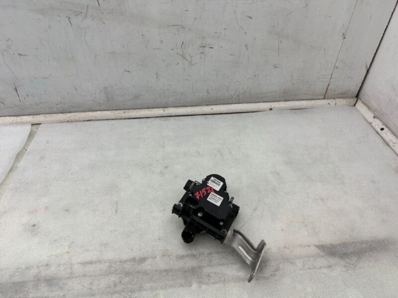 600737000B 2012-2020 Tesla Model S Coolant Pump Cooling Valve Actuator 4-Way 6007370-00-B