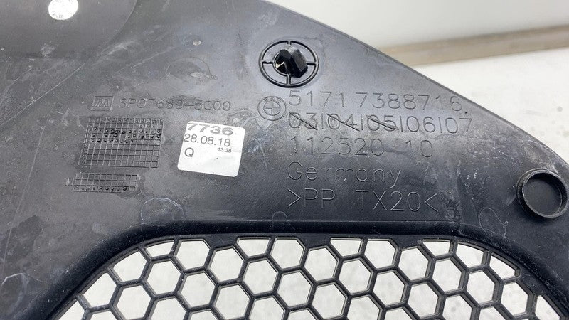 7388716 2017-2023 BMW 530e G30 Passenger Side Windshield Wiper Cowl Panel Grille Right