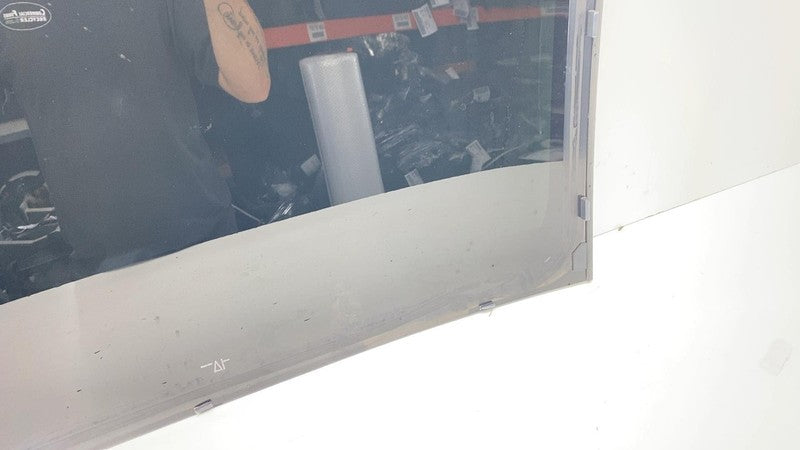 E2 43R-0115134 ⭕ 24-25 Model 3 Front Middle Panoramic Sun Moon Roof Window Glass 1587892-00-A