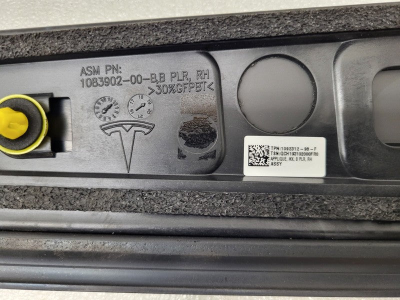 108390200B 16-20 Model X Right B-Pillar Applique Trim Molding w/ Camera & Seal 1092312-98-F