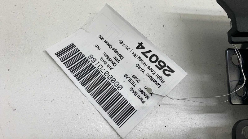 107782600D ⭕ 2017-2023 Tesla Model 3 Right Lower Knee Safety Airbag Module RH 1077826-00-D