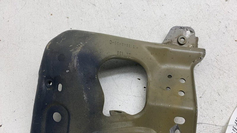 1615548 00 C 2020-2023 Tesla Model Y MY Front Passenger Side Fender Support Bracket Right OEM