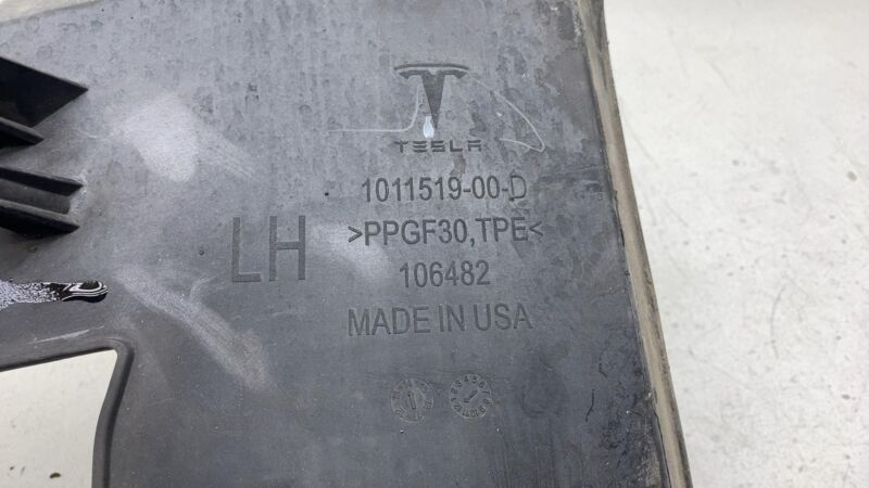 1011519 00 D 2012-2015 Tesla Model S Front Driver Side AC Air Conditioner Condenser Duct Left