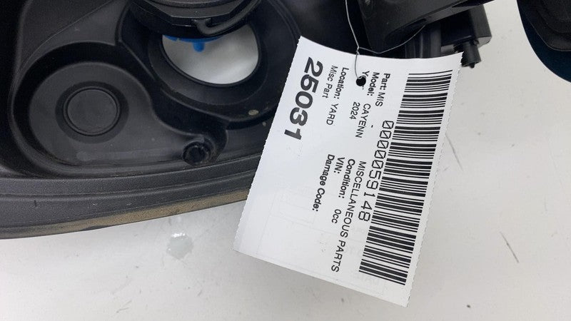 9Y0 010 001 ⭕ 2024 Porsche Cayenne Rear Fuel Tank Door Lid Filler Pocket & Gas Cap 9Y3809857