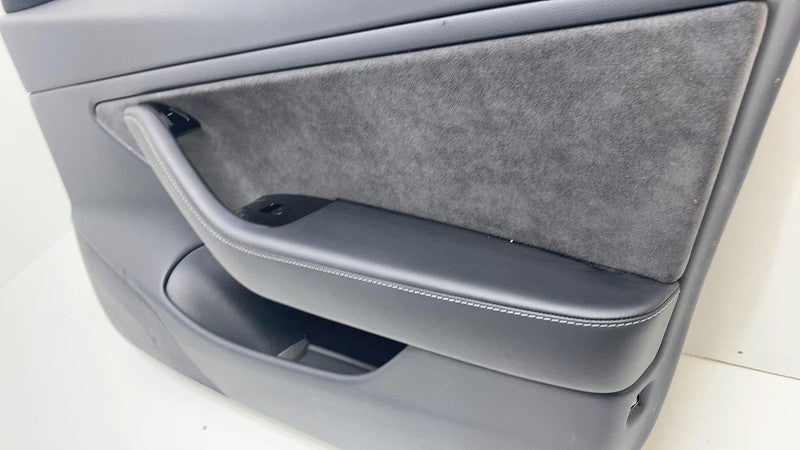 1090411-01-H ⭕ 17-20 Tesla Model 3 Front Right Interior Door Panel Trim Card OEM 1090411-01-H