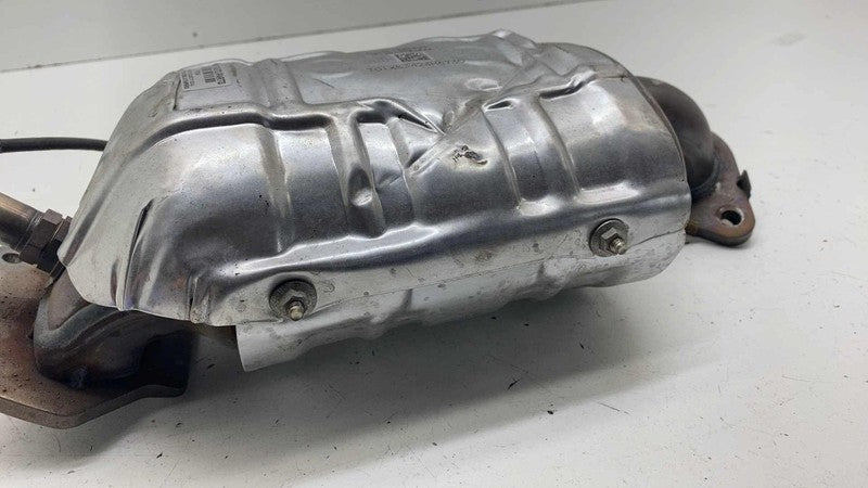 68629868AA ⭕ 2023-2025 Pacifica Exhaust & Catalytic Converter Manifold 10k miles 68629868AA