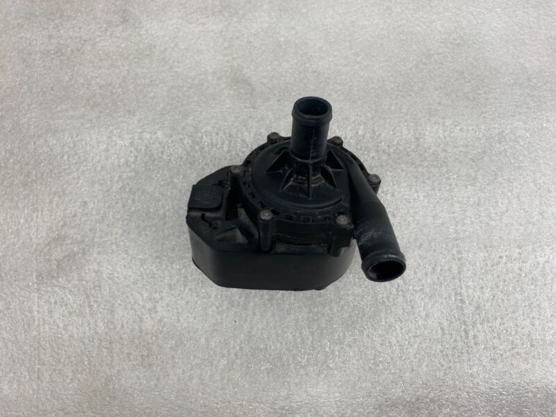 2012-2015 Tesla Model S MS Battery Coolant System Auxiliary Water Pump Assembly