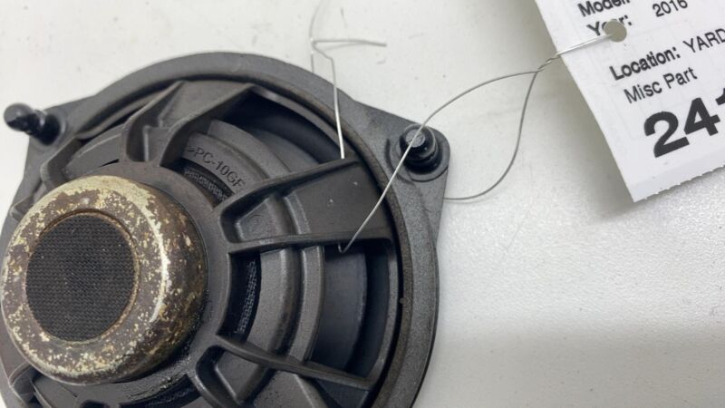 2016 2017 2018 Mercedes-Benz GLE350 Rear Left or Right Door Audio Sound Speaker