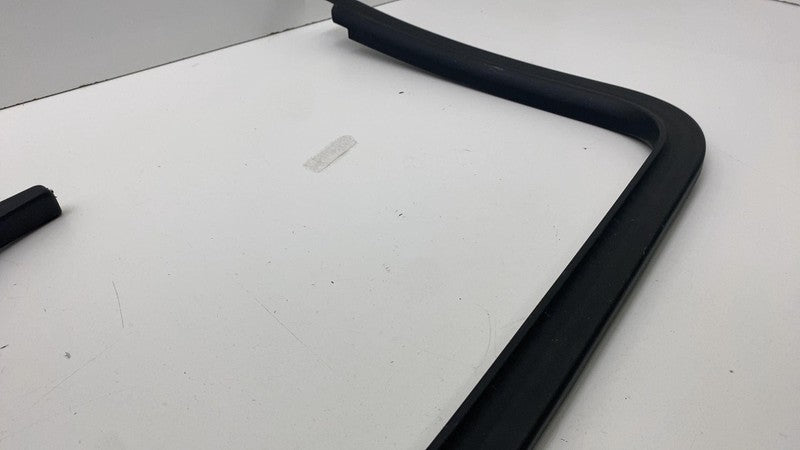 PT00001264-H ⭕ 22-24 Rivian R1T Rear Passenger Side Door Window Frame Trim Right PT00001264-H