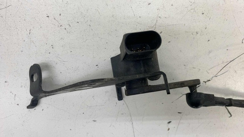 4KE.941.310.D ⭕ 2019-2023 Audi e-Tron Rear Right Headlight Ride Height Level Sensor 4KE941310D