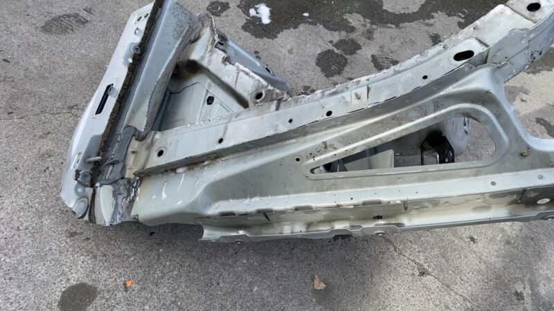 2011-2014 Porsche Cayenne Front Driver Side Structural Apron Cutout Left LH