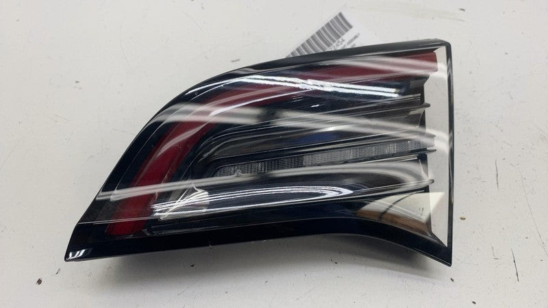 107740290D ⭕ 2017-2023 Model 3 Rear Right Inner Taillight LED Tail Lamp 3-Pin 1077402-90-D