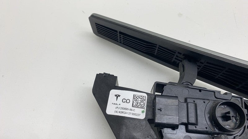 ⭕ 2024-2025 Tesla Cybertruck Front Gas Accelerator Pedal w/ Bracket 12