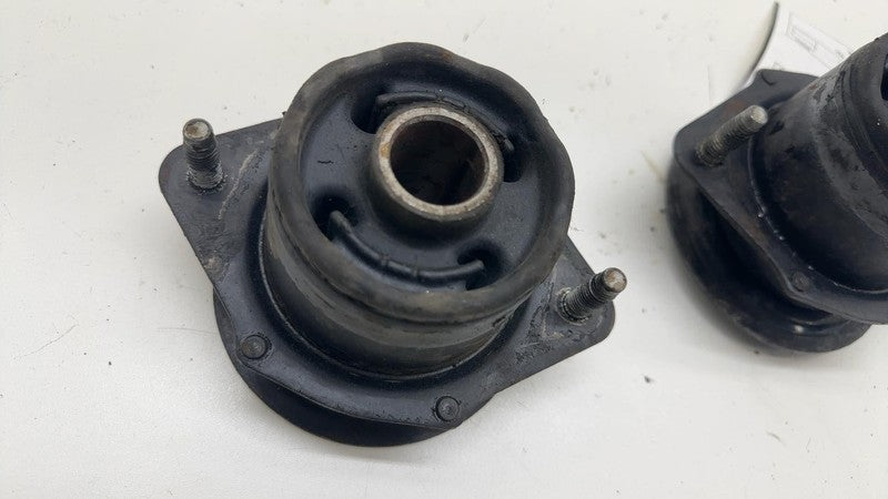 ⭕ 2014-2018 Chevrolet Silverado 1500 Crew Cab SET of 2 Body Mount Cushion Assy