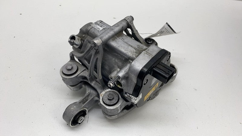 PT00001677 ⭕2022-2024 Rivian R1T Air Conditioning A/C Compressor Pump w/ Bracket PT00001677