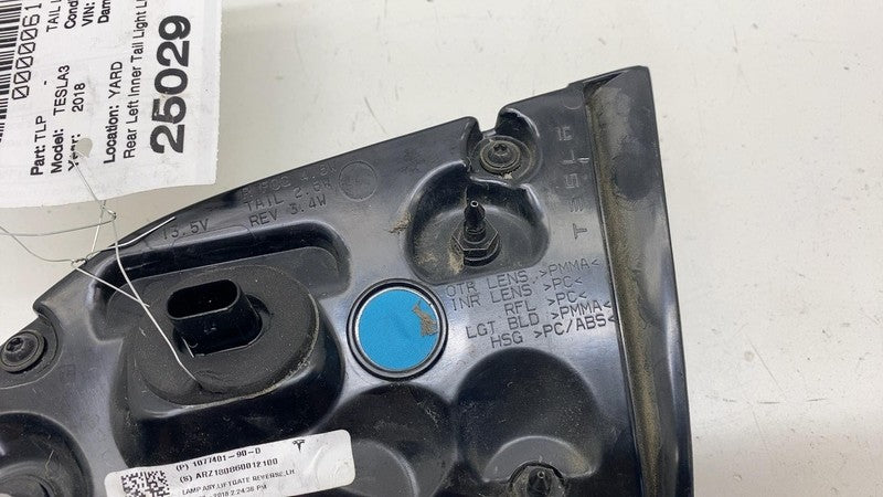 ⭕ 2017-2023 Model 3 Rear Left Inner Taillight LED Tail Lamp 3-Pin 1077