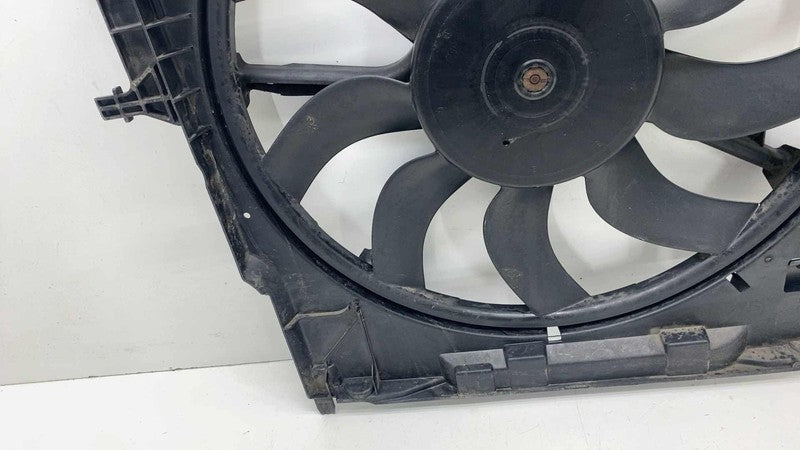 ⭕2014-2018 BMW X5 Sdrive35I F15 Engine Main Radiator Cooling Fan Shroud Assembly