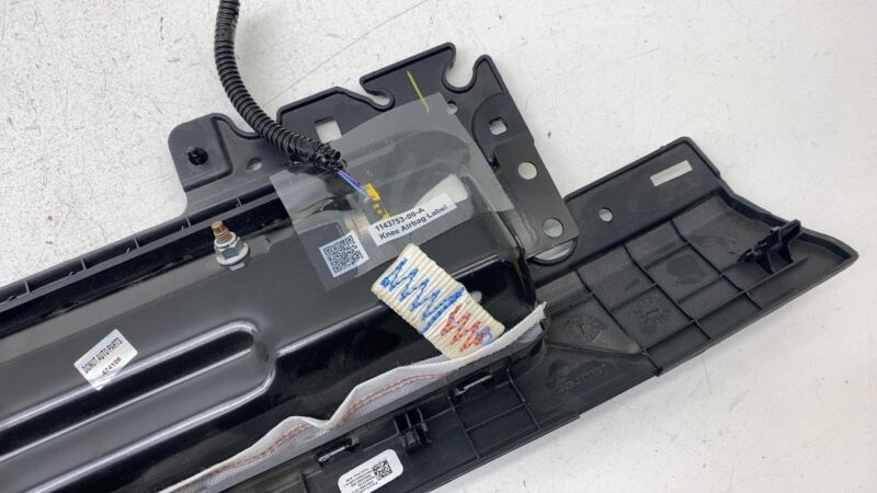 107782600D ❇️17-23 Tesla Model Y 3 Right Knee Airbag Passenger Safety Module RH OEM 1077826