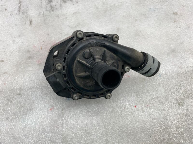 Does Not Apply 2016-2020 Tesla Model X MX Cooling System Auxiliary Coolant Water Pump Assembly