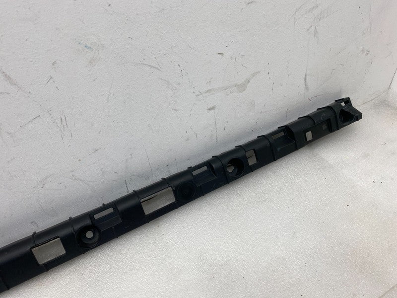 1046691 00 B ⭕2016-2023 Tesla Model X Right Side Skirt Rocker Panel Trim Bracket 1046691-00-B