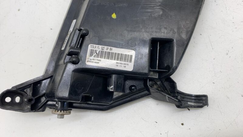 2012-2020 Tesla Model S Front Passenger Side Cornering Light Corner Lamp Right