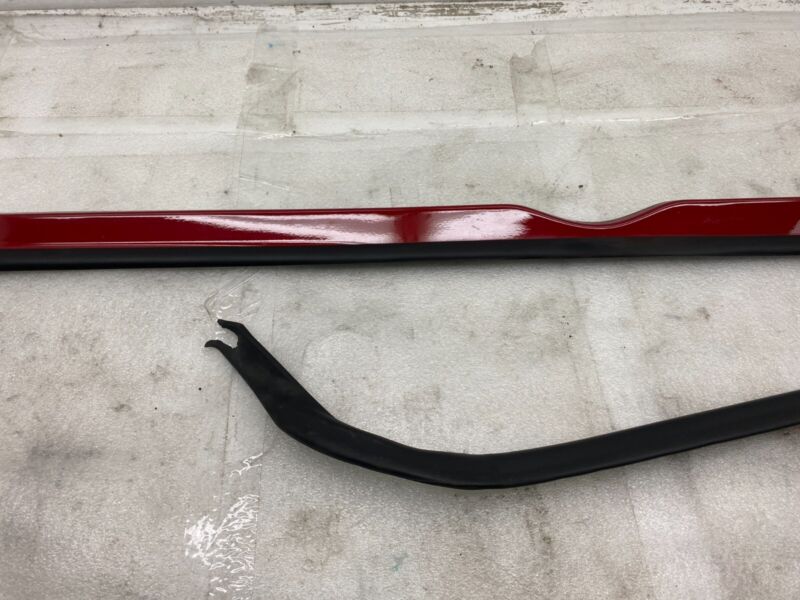 101221700F 12-23 Model S Right Rocker Panel Scuff Plate Molding w/ Rubber Seal 1012217-00-F