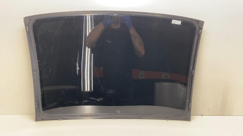 E2 43R-0115134 ⭕ 24-25 Model 3 Front Middle Panoramic Sun Moon Roof Window Glass 1587892-00-A