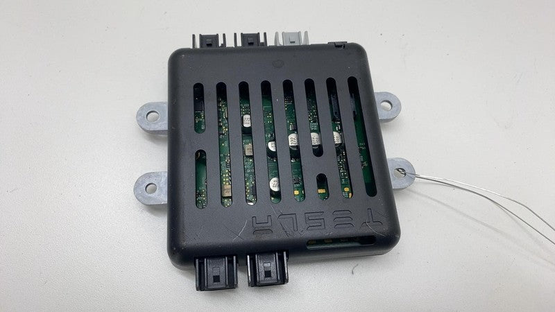 2016-2020 Tesla Model S X USB Hub with WiFi Control Module Assembly 10