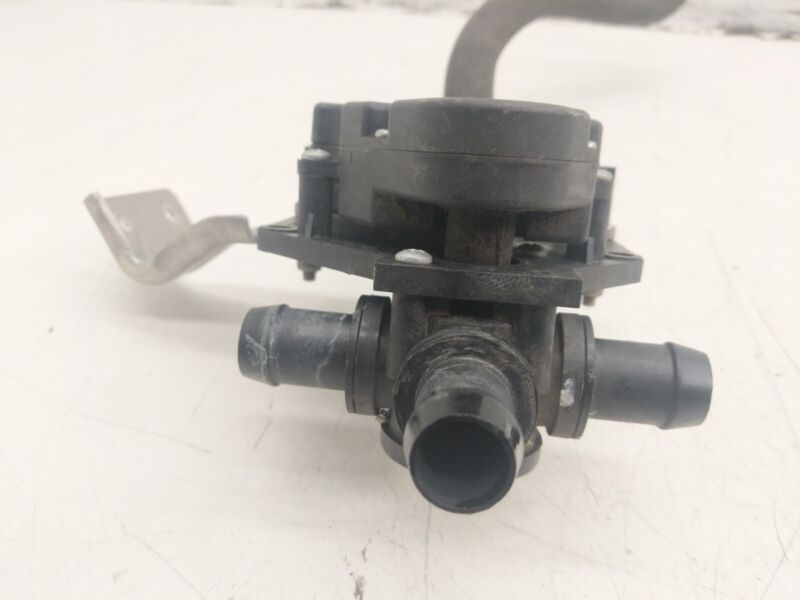 6007370 00 B 2012-2020 Tesla Model S X 4-Way Coolant Pump Valve with Pipe Hose & Bracket Assy
