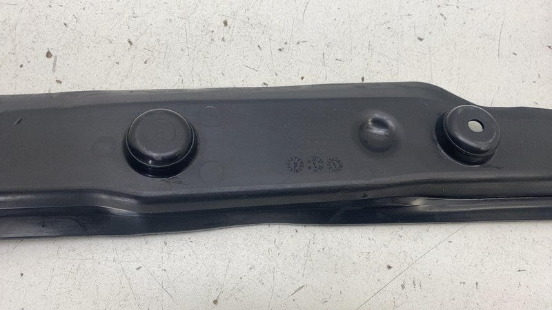 4KE821112 ⭕ 2019-2023 Audi e-Tron Front Left Inner Fender Filler End Plate Cover 4KE821112