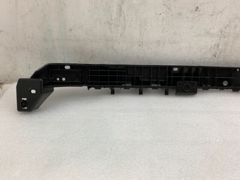 1494045 00 A 2020-2023 Tesla Model Y MY Rear Bumper Center Mounting Support Bracket Assembly