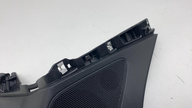 9Y3.867.245 ⭕ 2019-2024 Porsche Cayenne Rear Left Quarter D-Pillar Trim w/ Speaker 9Y3867245