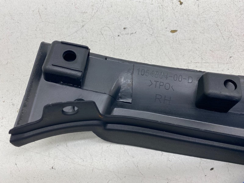 1054804 00 D 16-20 Tesla Model X Front Right Bumper Lower Wheel Fairing Mudguard 1054804-00-D