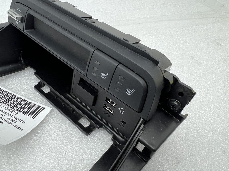 NF7W-55260 2020-2023 Mazda MX-5 Miata Dash Display w/ USB Aux & Defroster Heat Seat Switch