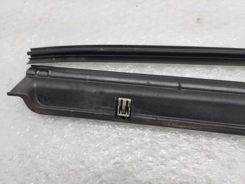 101221700F 12-23 Model S Right Rocker Panel Scuff Plate Molding w/ Rubber Seal 1012217-00-F