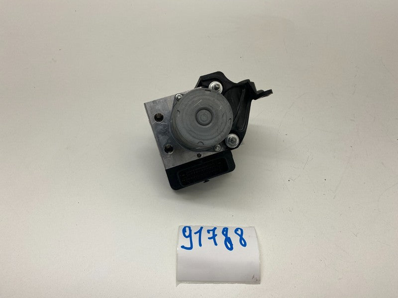 1044745 00 B ⭕ 20-23 Tesla Model Y Anti-Lock ABS Brake System Pump Unit Module 1044745-00-B