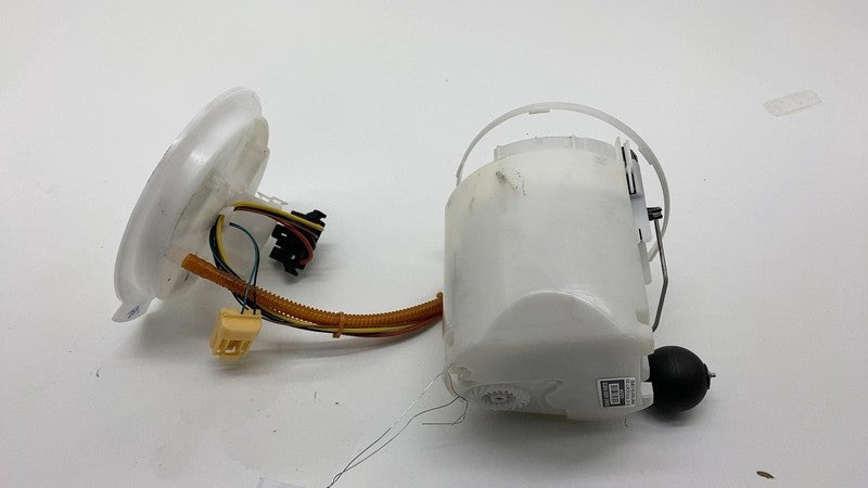2021 BMW 530E x-Drive In-Tank Fuel Gas Pump 9468600-03 Assembly OEM