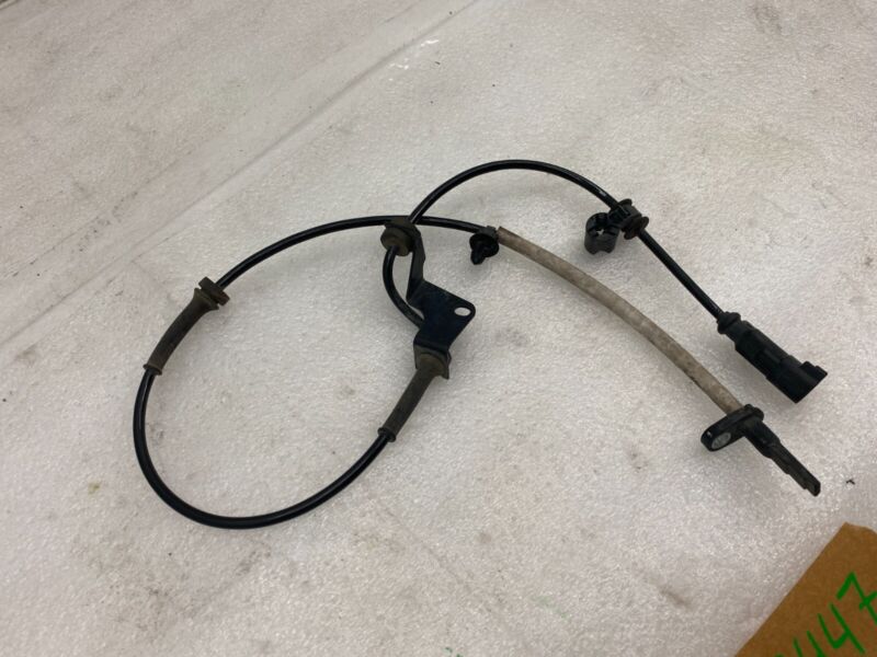 2017-2023 Tesla Model 3 Y Front Left or Right Anti-Lock ABS Wheel Speed Sensor