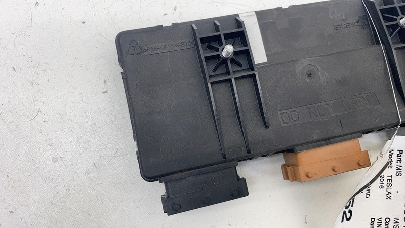 106811600A ⭕ 2016-2020 Tesla Model X Passenger Seat Control Unit Module Right 1068116-00-A