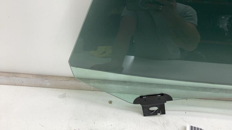 2012-2015 Tesla Model S Rear Passenger Side Door Window Glass Right 43R-001074