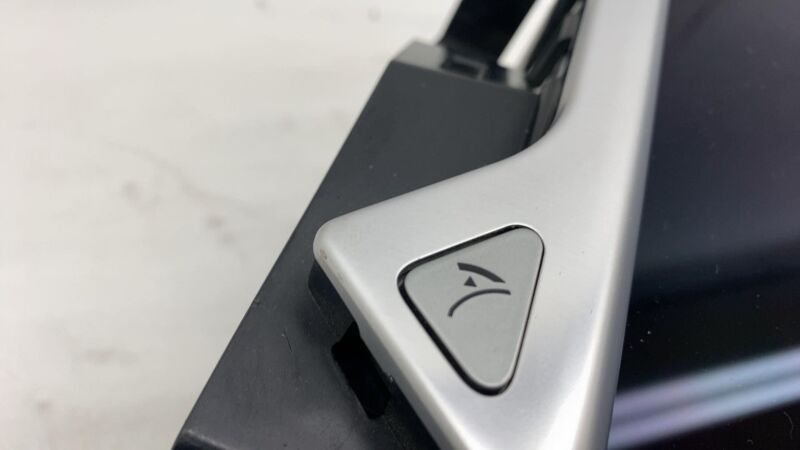 1450737-00-B 2012-2018 Tesla Model S Touchscreen Media Control Unit MCU Intel Update Screen