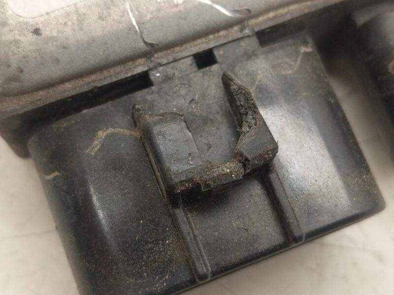 82821 20280 2012-2020 Tesla Model S MS Passenger Side Fan Control Module Right 82821-20280
