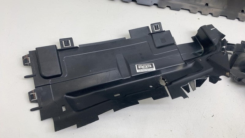 9Y0121707J ⭕ 2024 Porsche Cayenne Upper Radiator Support Air Deflector Guide OEM 9Y0121673D