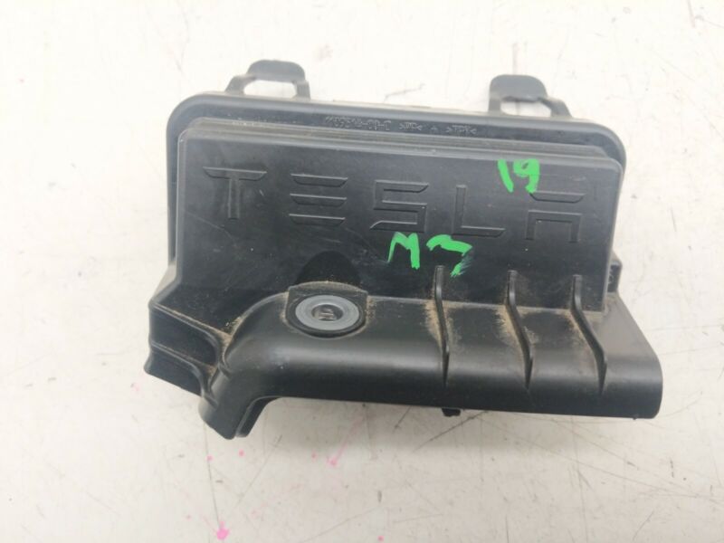 1109514 00 C ⭕ 2017-2022 Tesla Model 3 M3 Front Suspension Control Module Cover 1109514-00-C