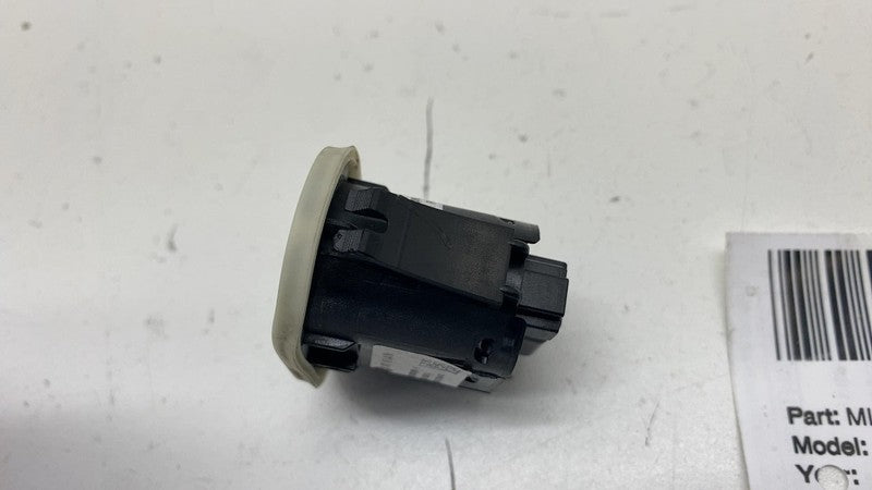PT00002098K ⭕22-24 Rivian R1T Rear Gear Tunnel Emergency Release Control Button PT00002098-K